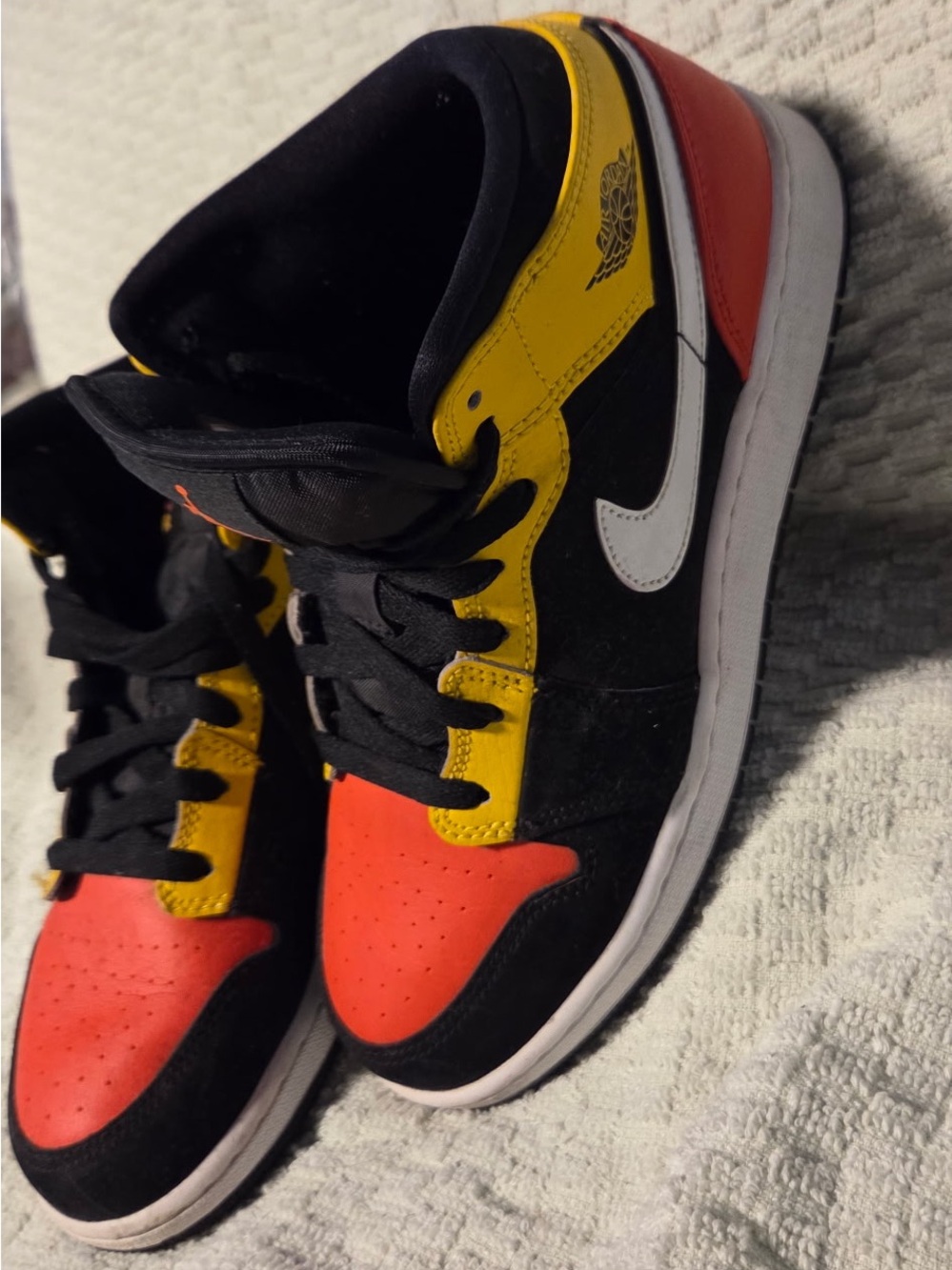 Jordan Kids' Low-Top Sneakers in Black, Yellow & Red